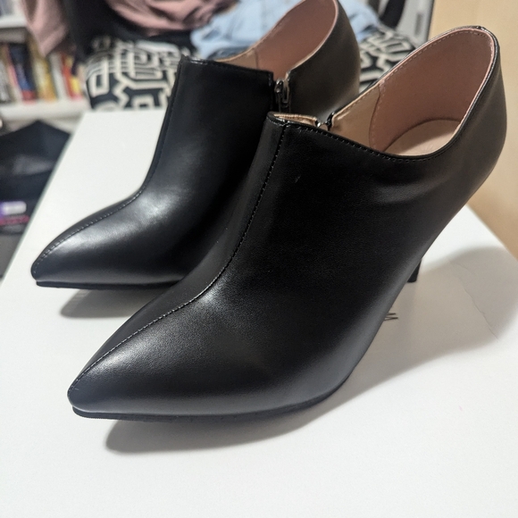 Jingpin Black Bootie - Picture 10 of 15